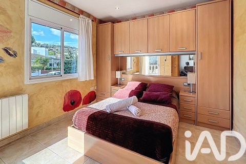 Сasa de 5 dormitorios en venta en El Vendrell, Tarragona, Cataluña, Spain № 4645 - foto 21