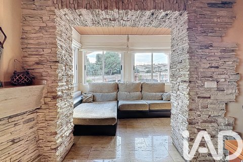 Сasa de 5 dormitorios en venta en El Vendrell, Tarragona, Cataluña, Spain № 4645 - foto 25