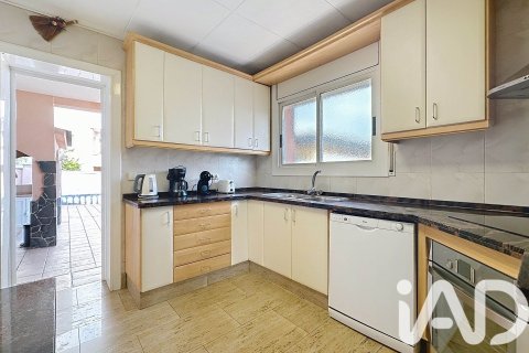 Сasa de 5 dormitorios en venta en El Vendrell, Tarragona, Cataluña, Spain № 4645 - foto 11