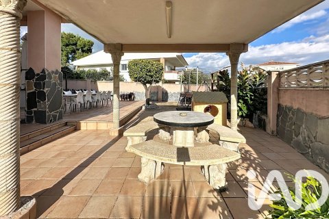 Сasa de 5 dormitorios en venta en El Vendrell, Tarragona, Cataluña, Spain № 4645 - foto 9