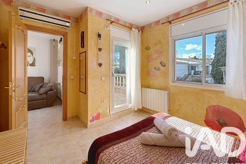 Сasa de 5 dormitorios en venta en El Vendrell, Tarragona, Cataluña, Spain № 4645 - foto 22
