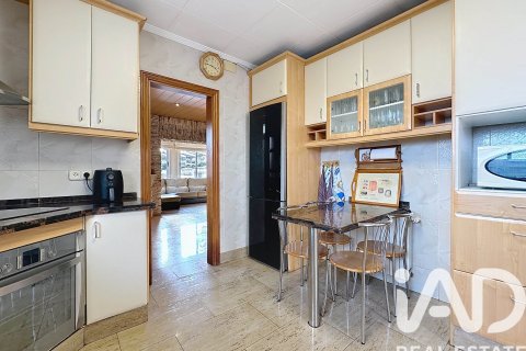 Сasa de 5 dormitorios en venta en El Vendrell, Tarragona, Cataluña, Spain № 4645 - foto 12