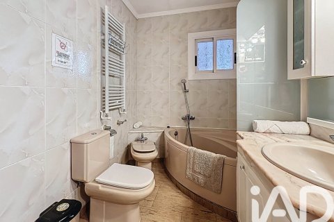 Сasa de 5 dormitorios en venta en El Vendrell, Tarragona, Cataluña, Spain № 4645 - foto 18