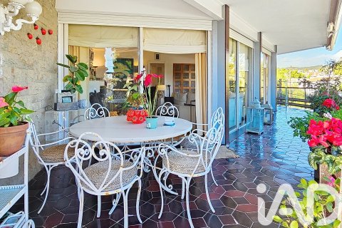 Apartamento de 5 dormitorios en venta en Sitges, Barcelona, Cataluña, Spain № 4649 - foto 2