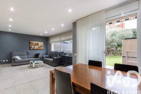 Casa adosada de 4 dormitorios en venta en La Roca del Vallès, Barcelona, Cataluña, Spain № 4647 - foto 6