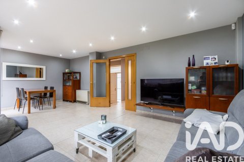 Casa adosada de 4 dormitorios en venta en La Roca del Vallès, Barcelona, Cataluña, Spain № 4647 - foto 4