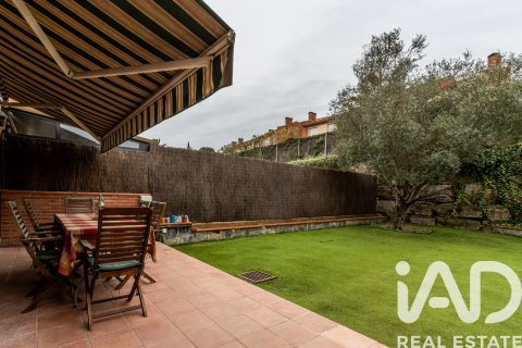 Casa adosada de 4 dormitorios en venta en La Roca del Vallès, Barcelona, Cataluña, Spain № 4647 - foto 25