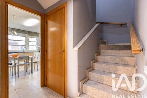 Casa adosada de 4 dormitorios en venta en La Roca del Vallès, Barcelona, Cataluña, Spain № 4647 - foto 26