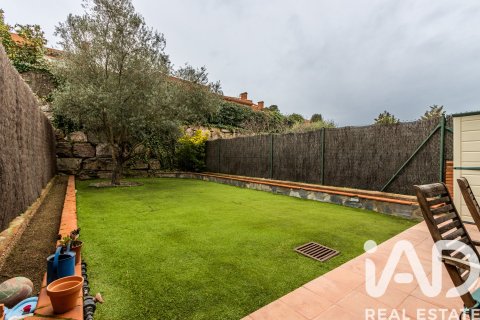 Casa adosada de 4 dormitorios en venta en La Roca del Vallès, Barcelona, Cataluña, Spain № 4647 - foto 9