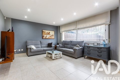 Casa adosada de 4 dormitorios en venta en La Roca del Vallès, Barcelona, Cataluña, Spain № 4647 - foto 5