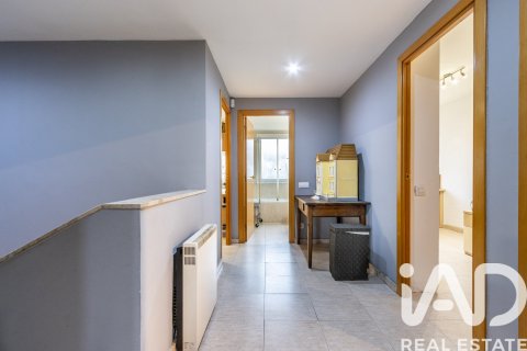 Casa adosada de 4 dormitorios en venta en La Roca del Vallès, Barcelona, Cataluña, Spain № 4647 - foto 27