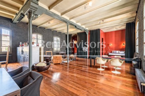 Ático de 3 dormitorios en venta en Barcelona, Cataluña, Spain № 2847 - foto 8