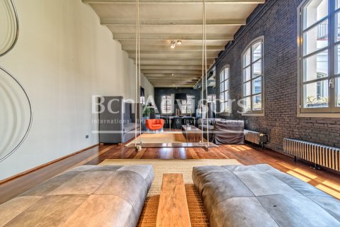 Ático de 3 dormitorios en venta en Barcelona, Cataluña, Spain № 2847 - foto 9