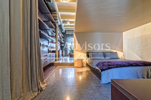 Ático de 3 dormitorios en venta en Barcelona, Cataluña, Spain № 2847 - foto 16