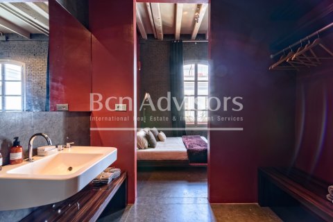 Ático de 3 dormitorios en venta en Barcelona, Cataluña, Spain № 2847 - foto 21