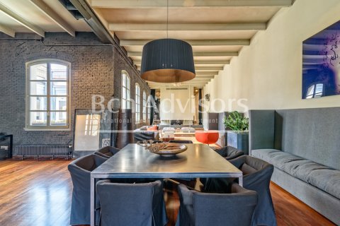 Ático de 3 dormitorios en venta en Barcelona, Cataluña, Spain № 2847 - foto 6
