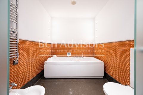 Apartamento de 3 dormitorios en venta en Barcelona, Cataluña, Spain № 2844 - foto 28