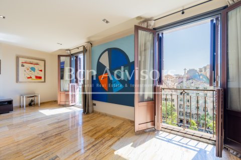 Apartamento de 3 dormitorios en venta en Barcelona, Cataluña, Spain № 2844 - foto 9