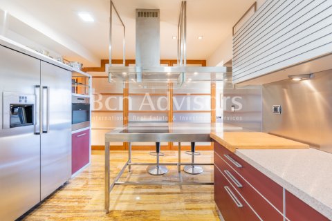 Apartamento de 3 dormitorios en venta en Barcelona, Cataluña, Spain № 2844 - foto 19