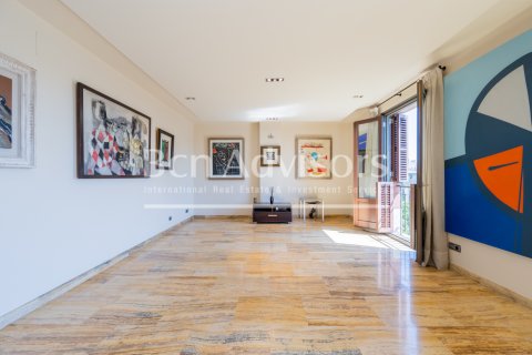 Apartamento de 3 dormitorios en venta en Barcelona, Cataluña, Spain № 2844 - foto 10