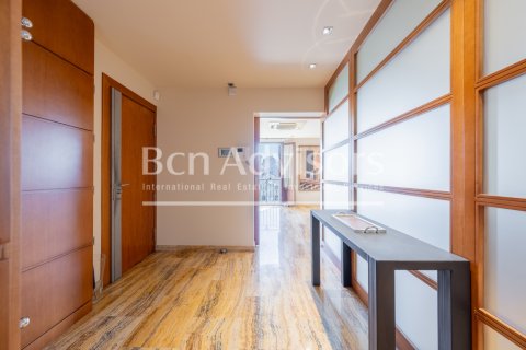Apartamento de 3 dormitorios en venta en Barcelona, Cataluña, Spain № 2844 - foto 21