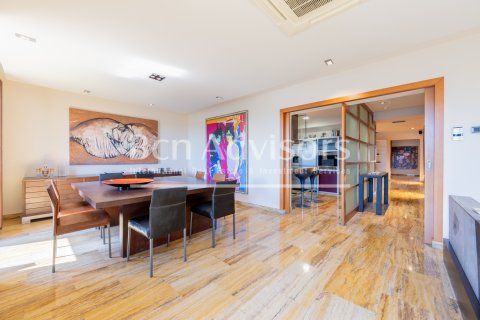 Apartamento de 3 dormitorios en venta en Barcelona, Cataluña, Spain № 2844 - foto 13