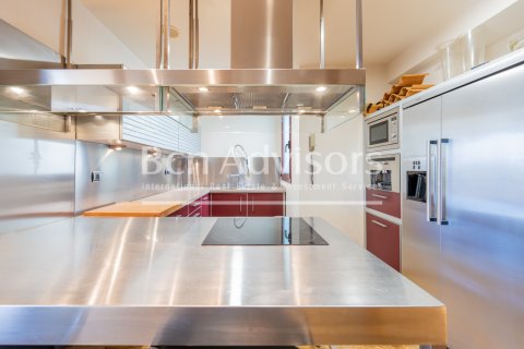 Apartamento de 3 dormitorios en venta en Barcelona, Cataluña, Spain № 2844 - foto 17