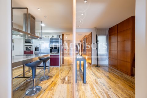 Apartamento de 3 dormitorios en venta en Barcelona, Cataluña, Spain № 2844 - foto 14