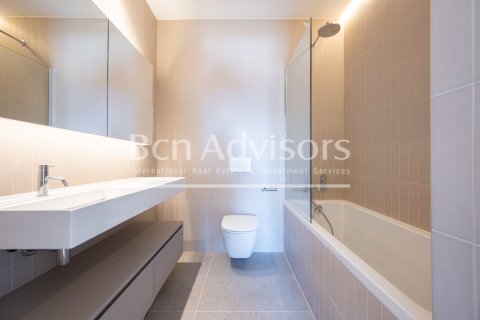 Ático de 3 dormitorios en venta en Barcelona, Cataluña, Spain № 2846 - foto 27