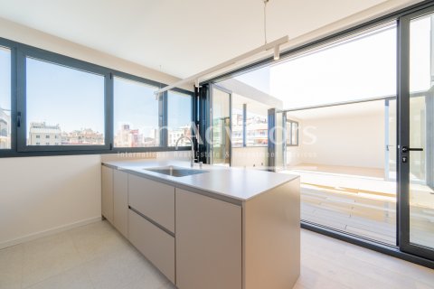 Ático de 3 dormitorios en venta en Barcelona, Cataluña, Spain № 2846 - foto 9