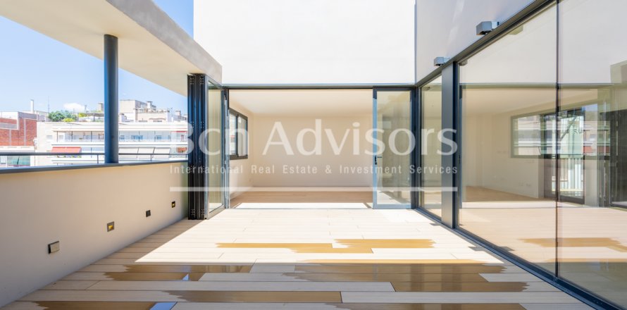 Ático de 3 dormitorios en venta en Barcelona, Cataluña, Spain № 2846