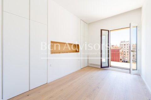 Ático de 3 dormitorios en venta en Barcelona, Cataluña, Spain № 2846 - foto 30