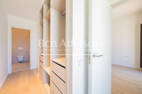 Ático de 3 dormitorios en venta en Barcelona, Cataluña, Spain № 2846 - foto 25