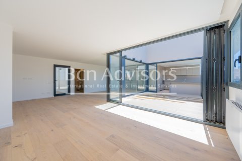 Ático de 3 dormitorios en venta en Barcelona, Cataluña, Spain № 2846 - foto 3