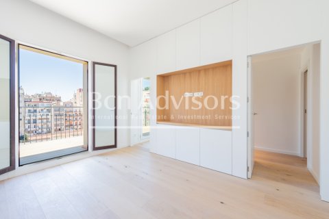 Ático de 3 dormitorios en venta en Barcelona, Cataluña, Spain № 2846 - foto 21