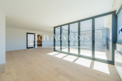 Ático de 3 dormitorios en venta en Barcelona, Cataluña, Spain № 2846 - foto 6