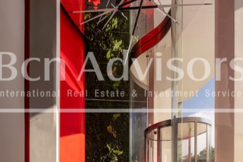 Apartamento de 3 dormitorios en venta en Barcelona, Cataluña, Spain № 2843 - foto 18