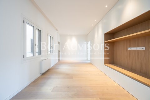 Ático de 3 dormitorios en venta en Barcelona, Cataluña, Spain № 2845 - foto 17