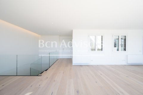 Ático de 3 dormitorios en venta en Barcelona, Cataluña, Spain № 2845 - foto 13