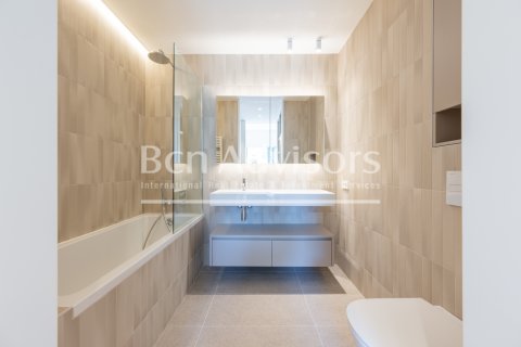 Ático de 3 dormitorios en venta en Barcelona, Cataluña, Spain № 2845 - foto 23