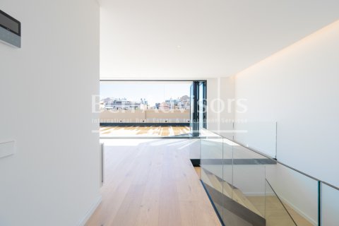 Ático de 3 dormitorios en venta en Barcelona, Cataluña, Spain № 2845 - foto 14