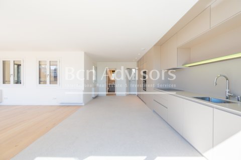 Ático de 3 dormitorios en venta en Barcelona, Cataluña, Spain № 2845 - foto 8
