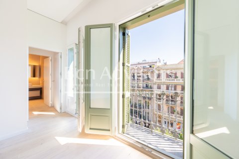 Ático de 3 dormitorios en venta en Barcelona, Cataluña, Spain № 2845 - foto 27