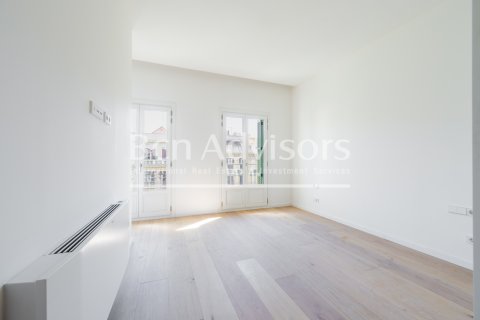 Ático de 3 dormitorios en venta en Barcelona, Cataluña, Spain № 2845 - foto 26