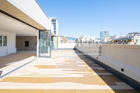 Ático de 3 dormitorios en venta en Barcelona, Cataluña, Spain № 2845 - foto 3