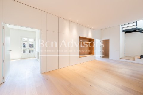 Ático de 3 dormitorios en venta en Barcelona, Cataluña, Spain № 2845 - foto 19