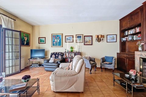 Купить виллу в Виланова-и-ла-Желтру, Испания с 8 спален, 456м², № 3888 - фото 24