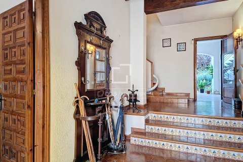 Купить виллу в Виланова-и-ла-Желтру, Испания с 8 спален, 456м², № 3888 - фото 5