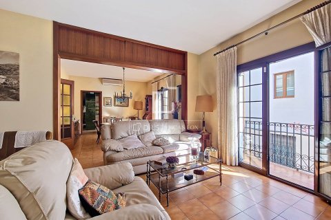 Купить виллу в Виланова-и-ла-Желтру, Испания с 8 спален, 456м², № 3888 - фото 25