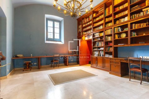 Villa de 5 dormitorios en venta en Esplugues de Llobregat, Barcelona, Cataluña, Spain № 3890 - foto 18